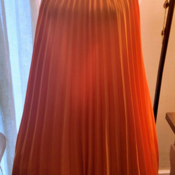 Alice + Olivia AVIANA ORANGE HALTERNECK SUNBURST PLEATED MINI DRESS Size M - Picture 5 of 9